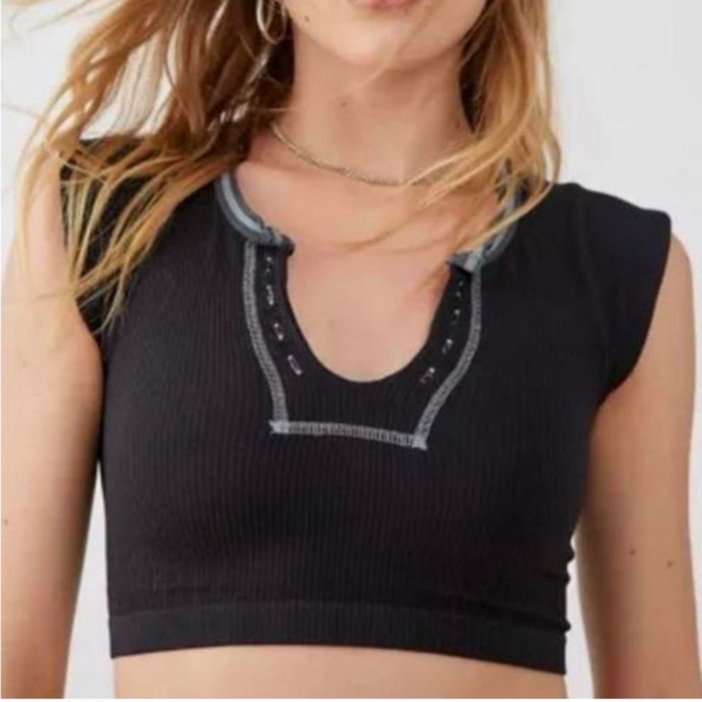 Urban Outfitters Women’s Out from Under Ribbed Crop Top